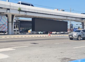 Воры перерезали силовые кабели нового гигантского светодиодного экрана в Паттайе, что свело на нет усилия по продвижению туризма.