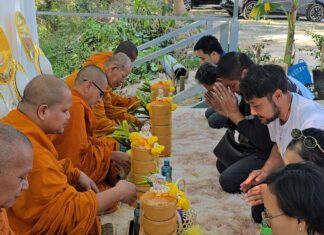 パタヤエリアに伝統的な祝福の儀式とともにThay Suan Slow Bar & Cafeが正式にオープン