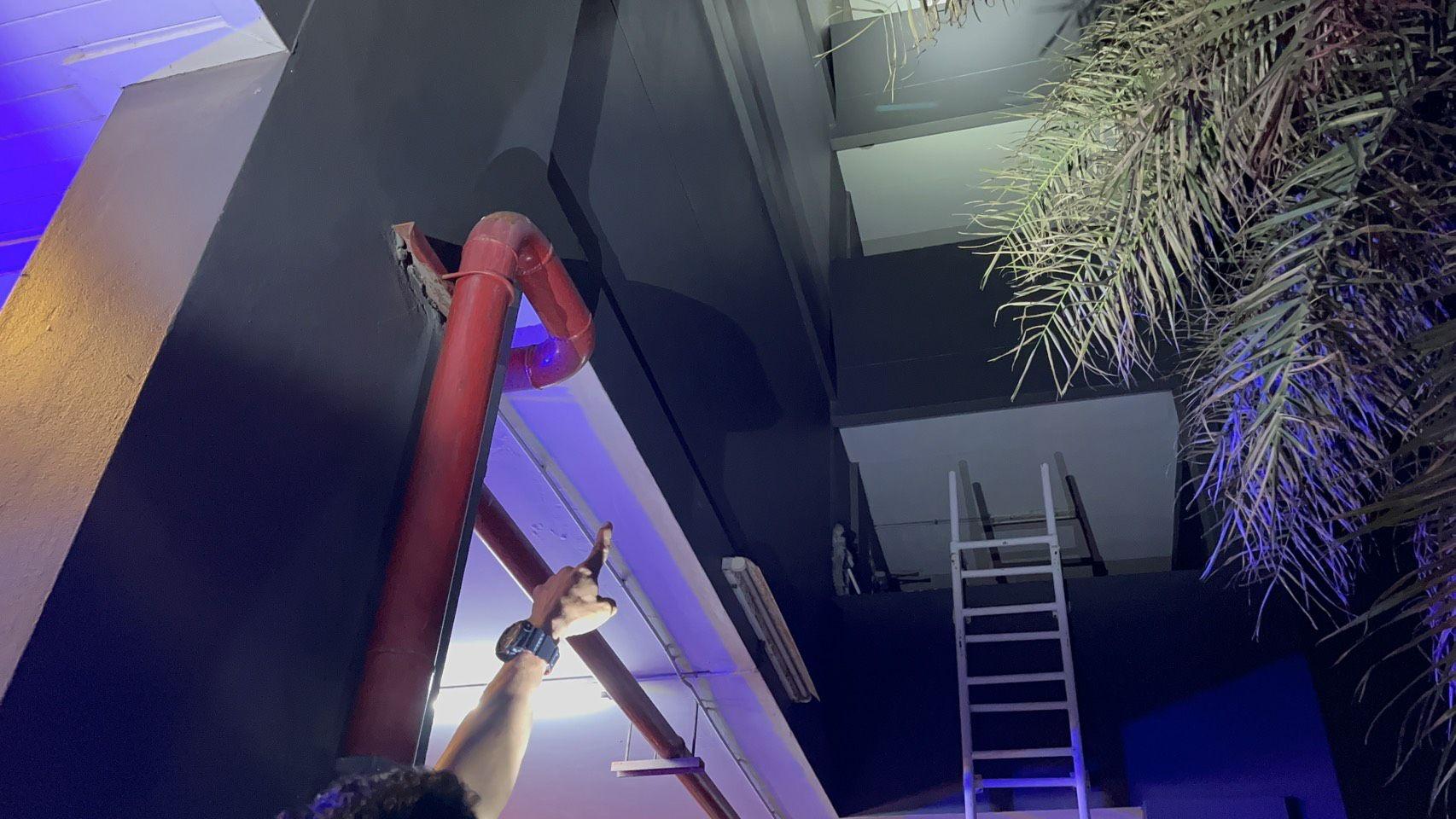 Таинственное падение китайского мужчины из отеля в Паттайе оставляет его в критическом состоянии, полиция расследует причины