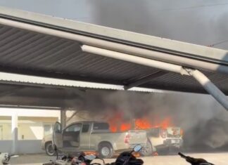 Thaimaan vesiskootteriaalin johtaja menetti kaksi lava-autoa tuhoisassa tulipalossa Pattayalla