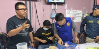 Myndighetene ransaker ulovlig spillehall i Pattaya og arresterer 31 personer, inkludert en dealer som skyldte på glemt brennevinsoffer.