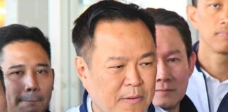 Премьер-министр Таиланда связал взрывы на 11 автозаправочных станциях на юге страны с срывом местных выборов.