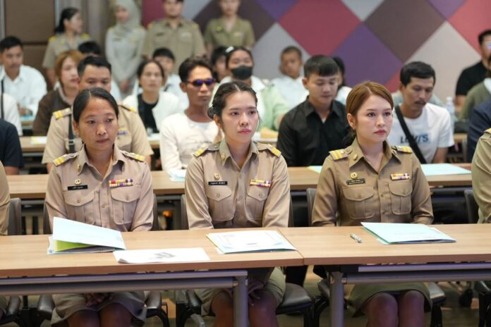 Город Паттайя приветствует 66 новых сотрудников церемонией ориентации, сосредоточенной на честности и обслуживании общественности