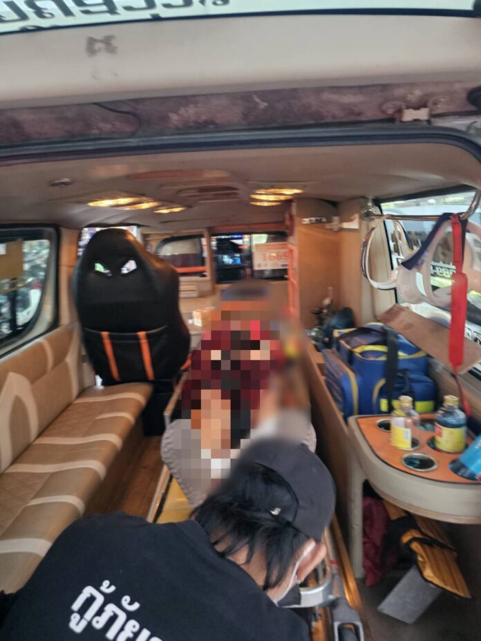 Взрыв портативного аккумулятора ранил 22-летнюю женщину на рынке Сри Рача