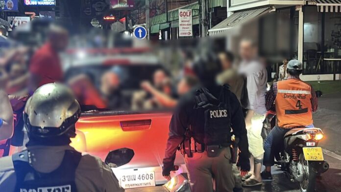 Американский турист потерял сознание после нападения трех британских туристов в уличной драке в Паттайе