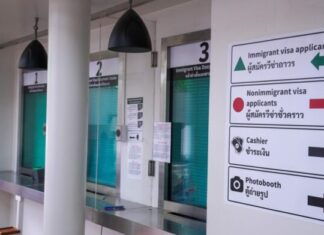 Gli Stati Uniti sospenderanno l'elaborazione dei visti per immigrati provenienti dalla Thailandia e da altri 74 paesi a causa delle preoccupazioni relative al programma di assistenza pubblica