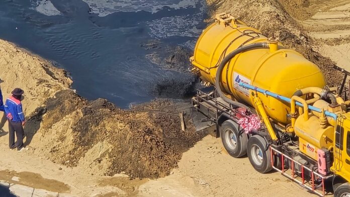 Правовые действия продолжаются после того, как подрядчик на пляже Джомтьен слил сточные воды в море
