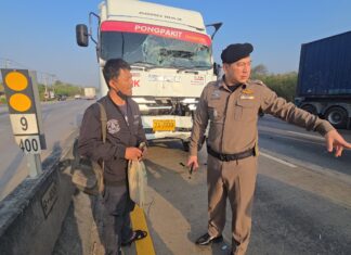 Achttien mensen gewond bij een aanrijding met meerdere voertuigen in Sri Racha, waarbij een vrachtwagen met arbeidsmigranten betrokken was.