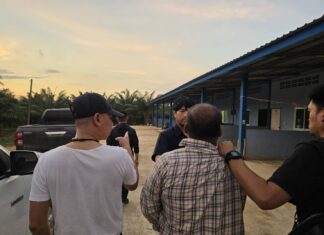 La polizia di Chonburi arresta l'autista dell'escavatore accusato di aver violentato una donna di Prachinburi in una casa abbandonata vicino a Pattaya