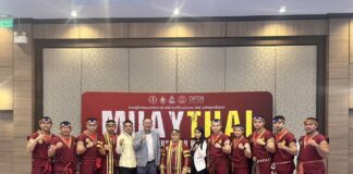 Sports Authority of Thailand og Muaythai-komiteen arrangerer Muay Thai-instruktørkurs for utlendinger i Pattaya, og fremmer dermed det globale Muay Thai-nettverket.