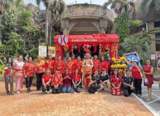 В зоопарке Кхао Кхео прошел фестиваль LOVE And HENG в честь Дня святого Валентина и китайского Нового года.