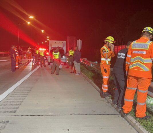 Вооруженный беглец из окрестностей Паттайи сдался властям после целого дня поисков и закрытия школ в округе Патхум Тани.