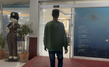 Курьер из Паттайи утверждает, что на него напали с железным прутом после того, как он сделал замечание мотоциклисту, ехавшему по встречной полосе.