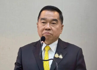 Исполняющий обязанности министра обороны Таиланда обвинил камбоджийские войска в недисциплинированном поджоге границы и предупредил о возможных столкновениях.