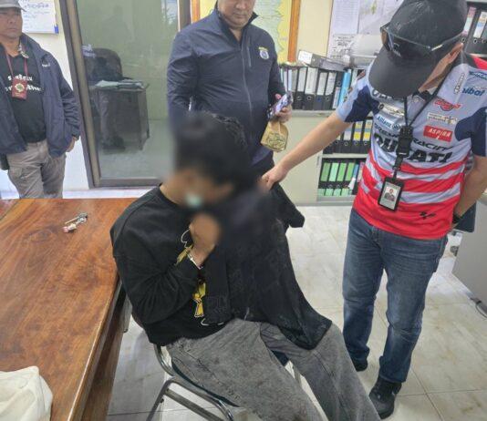 파타야 인근 코랏에서 직업학교 학생의 목을 칼로 긋는 강도 미수 혐의로 남성 체포