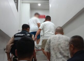 Сотрудники иммиграционной службы Паттайи провели рейд на здание и арестовали четырех граждан Китая за незаконную игру в маджонг.