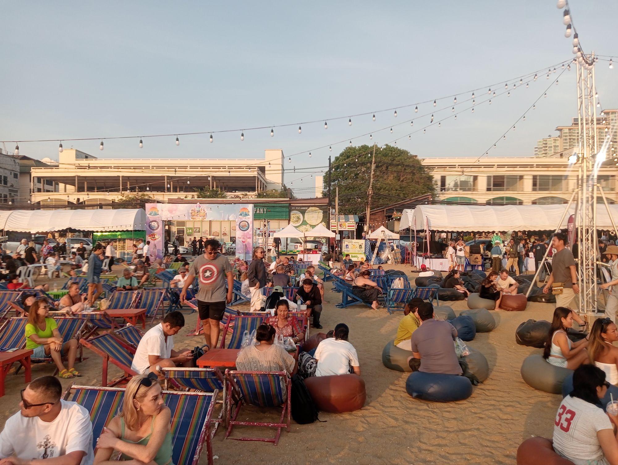 Pattaya Squid Fair 2026 A Big Hit on Jomtien Beach