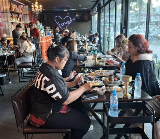 افتتاح مميز: مطعم ومقهى "كن ضيفي" يُقدم لـ 30 ضيفًا محظوظًا وجبات فاخرة مجانية في يوم ماخا بوتشا