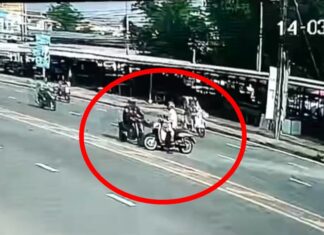 CCTV에 스리라차에서 발생한 오토바이 충돌 사고가 포착됐으며, 이로 인해 운전자 두 명이 부상을 입었습니다.
