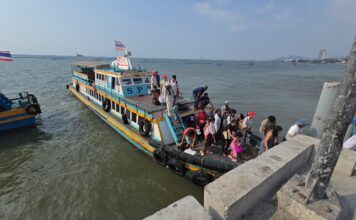 Операторы паромов, курсирующих на остров Ко Си Чанг, сохранили цены на билеты на уровне 60 бат, несмотря на рост цен на дизельное топливо; количество туристов сократилось.