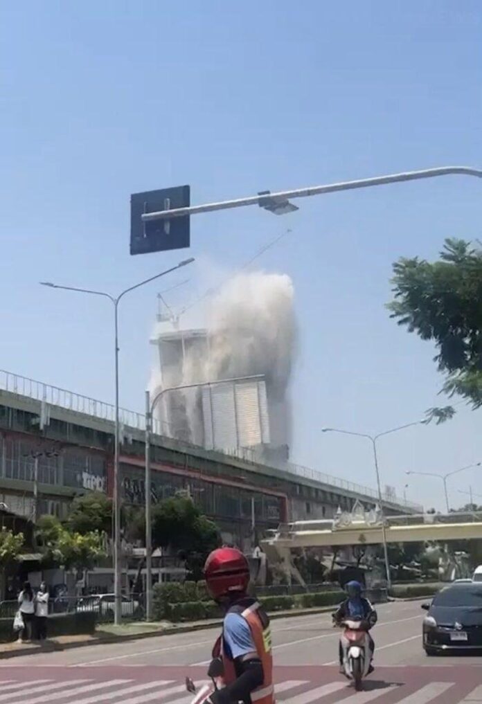 20250328_1432022541259533513319212-701x1024