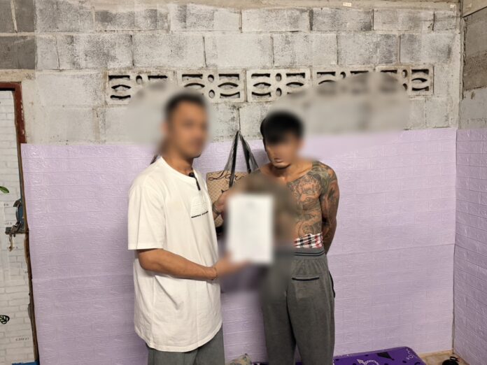 Полиция Паттайи арестовала подозреваемого, обвиняемого в смертельном убийстве водителя Bolt из-за незначительного дорожного инцидента