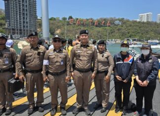 Die Touristenpolizei von Pattaya begrüßt Songkran 2026, heißt Touristen willkommen und überprüft die Sicherheit am Bali Hai Pier.