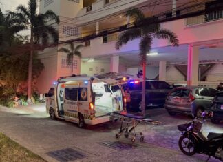 Een 52-jarige Russische vrouw raakte ernstig gewond na een val van de vierde verdieping van een appartement in Pattaya.