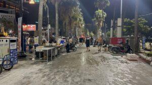 Vendors Rush to Reserve Spots on Pattaya Beach Footpath Ahead of Songkran Festival, Raising Questions Over Public Space Allocation