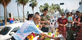De politie van Pattaya organiseert traditionele Songkran-activiteiten ter gelegenheid van de start van Pattaya Wan Lai.