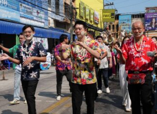 Der Bezirkschef von Banglamung und der Bürgermeister von Pattaya leiten das „Naklua Songkran Tradition 2026“-Festival mit Verdienstzeremonie und Buddha-Prozession.