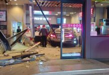 中国人運転手がバンコクのバンチャック・ガソリンスタンドにあるKFC店舗に車で突っ込み、複数人が負傷