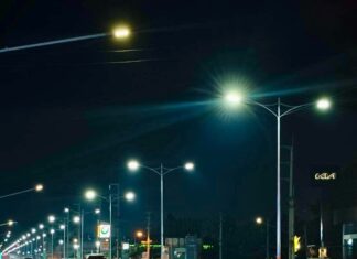 Pattaya Mayor Oversees Street Lighting Test on Sukhumvit Road to Enhance Road Safety