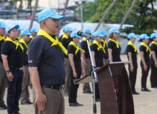 Volontärer i Pattaya rycker ut i full kraft för att städa och förbättra stranden och förbättra turiststadens miljö.