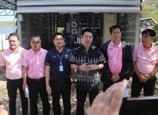 Мэр Паттайи осмотрел систему водоснабжения на острове Ко Ларн для решения проблемы нехватки воды.