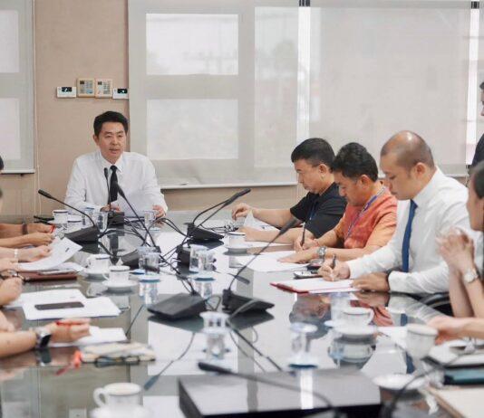 Le maire de Pattaya préside une réunion visant à renforcer la coopération avec la plateforme numérique thaïlandaise de promotion du tourisme.