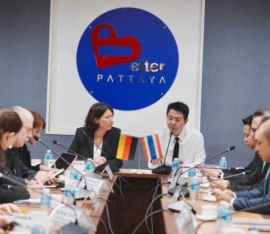 La ville de Pattaya accueille une délégation allemande pour renforcer la coopération en matière de villes intelligentes et de CEE.