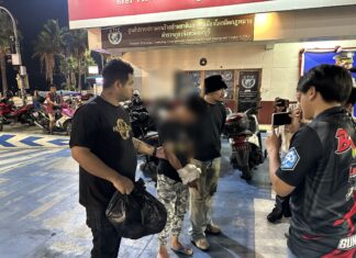 ضابط شرطة متنكر بزي رجل مشرد يلقي القبض على لص متسلسل في باتايا