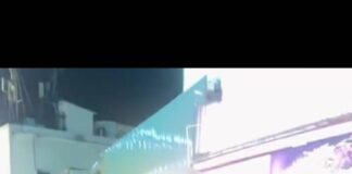 Een gewelddadige video die viraal gaat, heeft tot grote verontwaardiging geleid nadat een groep jonge mannen uit het Midden-Oosten een oudere Europese toerist zou hebben aangevallen op de wandelstraat van Pattaya.