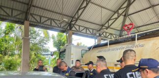 UPDATE: Beamter des Bezirks Chiang Dao verhaftet, weil er einem chinesischen Verdächtigen aus Pattaya mit großem Waffenlager einen illegalen Ausweis ausgestellt hatte.