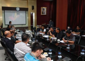 Pattaya organise une réunion concernant les travaux routiers à venir sur Pratumnak Soi 5 et South Pattaya Road pour un projet d'électrification.