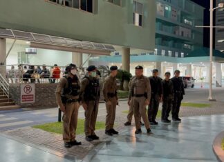 Chinesischer Verdächtiger im Fall des Waffenlagers in Pattaya erlitt aufgrund starken Stresses einen Krampfanfall und wurde ins Krankenhaus eingeliefert.