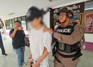 Ein Chinese, der in Pattaya wegen des Hortens von Waffen in Militärqualität angeklagt wurde, zeigt schwere Stresssymptome und verweigert in Haft die Nahrungsaufnahme.