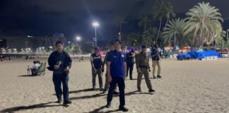 Pattaya réprime les troubles sur les plages : une opération conjointe cible la location illégale de chaises et de tapis, ainsi que la vente d'alcool sur la voie publique.