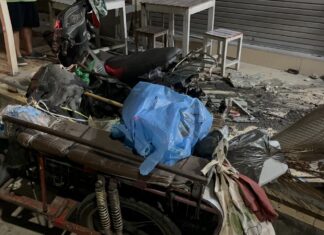 CCTV Captures Moment Driver Swerves to Avoid Motorcycle and Crashes into Street Sweeper’s Sidecar in Pattaya, Causing Sweeper Serious Injury