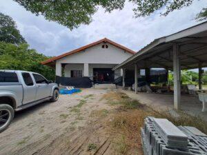 Thieves Use Cover of Heavy Rain to Steal 30,000 Baht in Valuables at Under Construction Chonburi Home