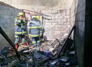 Fire Breaks Out at Old Goods Storage House in Pattaya Community; Firefighters Quickly Contain Blaze