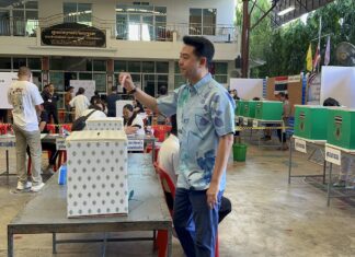 Högt tidigt valdeltagande då invånare i Pattaya strömmar till valurnorna för borgmästarvalet