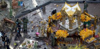 Thailändsk domstol dömer två uiguriska män till döden för bombdådet vid Erawan-helgedomen 2015, Thailands dödligaste terrorattack.