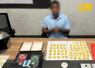 La policía tailandesa desmantela una red internacional de narcotráfico valorada en 25 millones de baht que utilizaba estafas románticas para reclutar mujeres tailandesas como mulas.